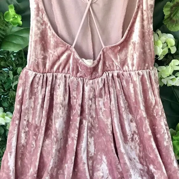 Blush Pink Crushed Velvet Romper Size XS LA Hearts Pacsun Spaghetti Straps - Picture 5 of 6